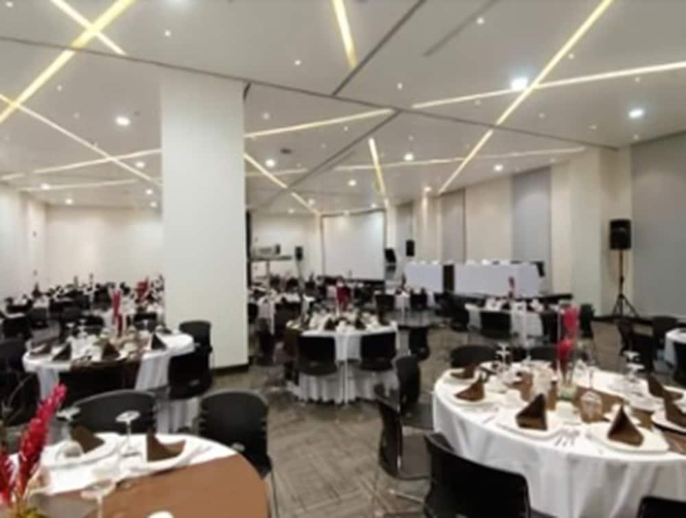 Ramada Encore San Luis Potosí Dış mekan fotoğraf